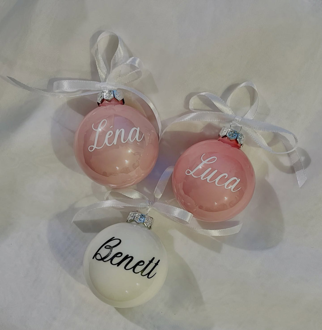 Feliratos üveggömbök