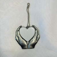 Szív a kézben fényképes medál